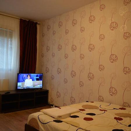Iulia Studio 9 Bukarest Kültér fotó