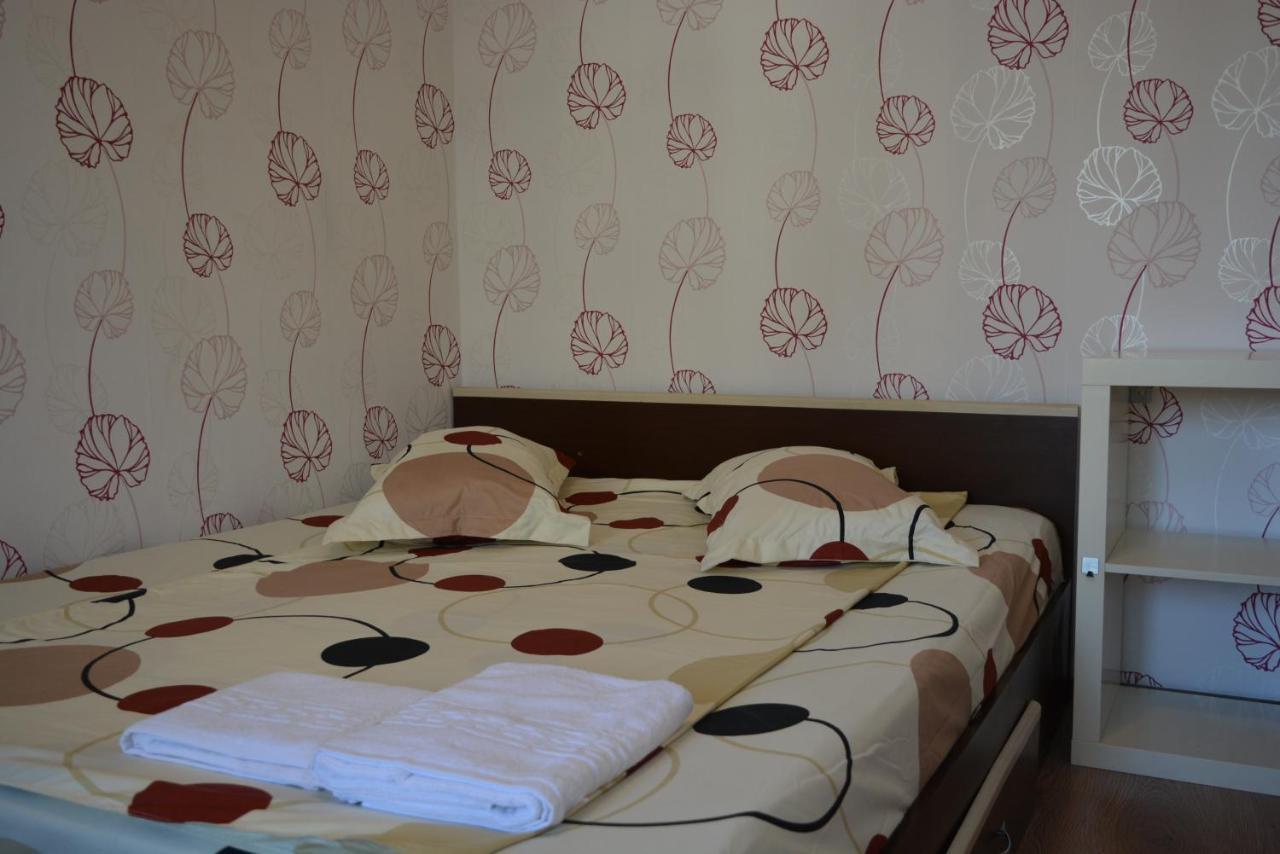 Iulia Studio 9 Bukarest Kültér fotó