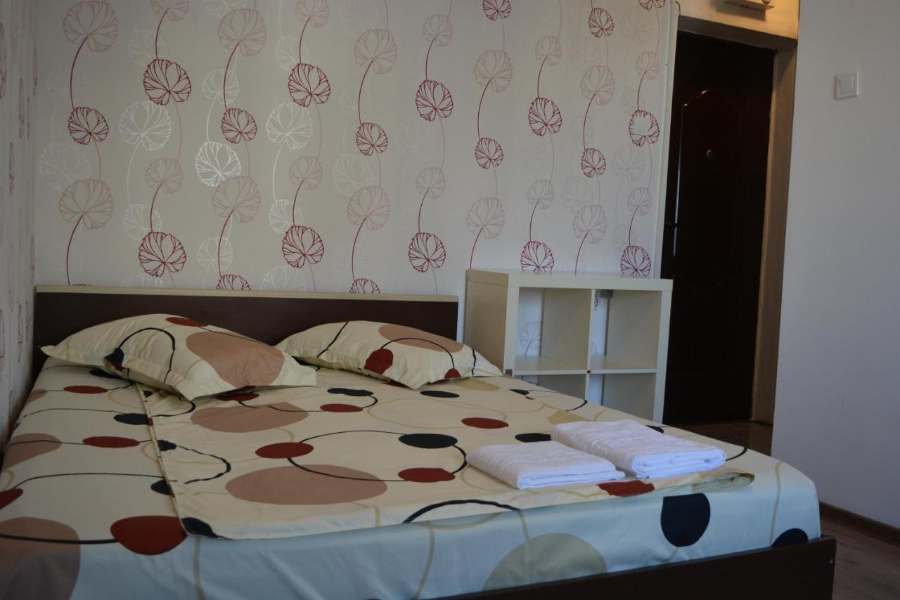Iulia Studio 9 Bukarest Kültér fotó