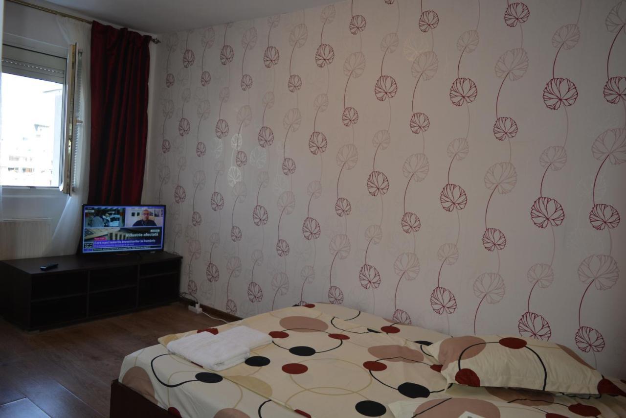 Iulia Studio 9 Bukarest Kültér fotó